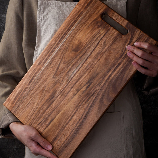 Square Acacia Chopping Board: The Steakhouse Monolith | Woody&