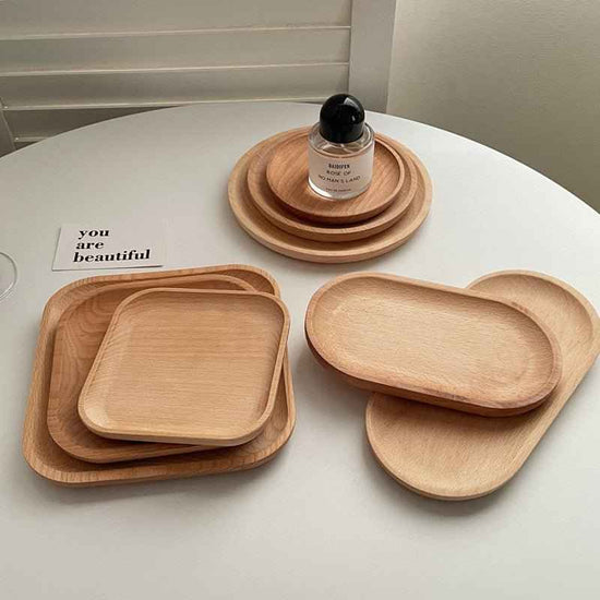 High-quality modern wooden tableware and artisan serving tray for sustainable luxury dining and premium food presentation.