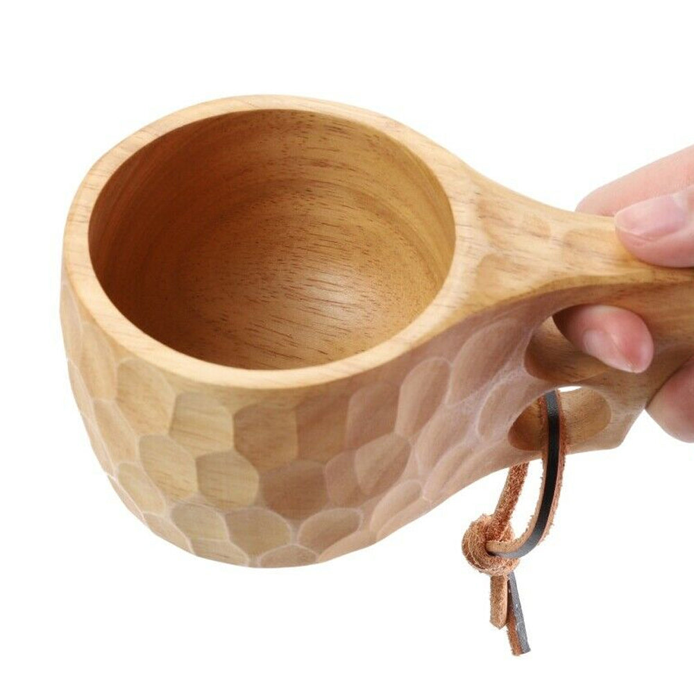 Taza de madera irregular