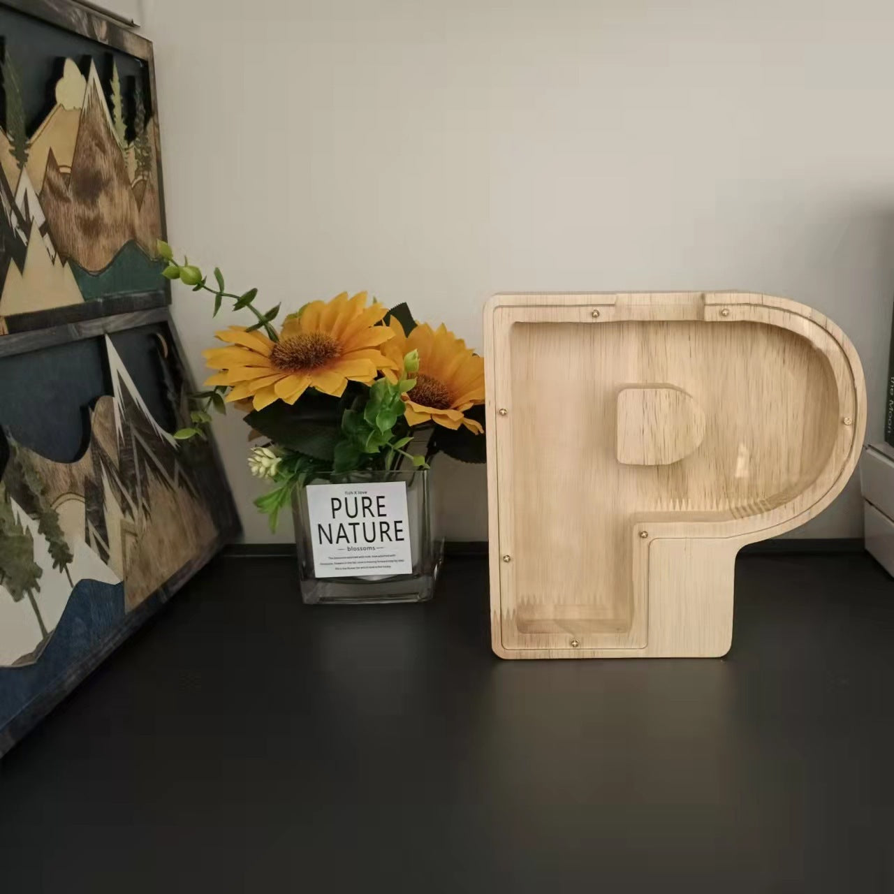 Adornos de madera para hucha con forma de letra