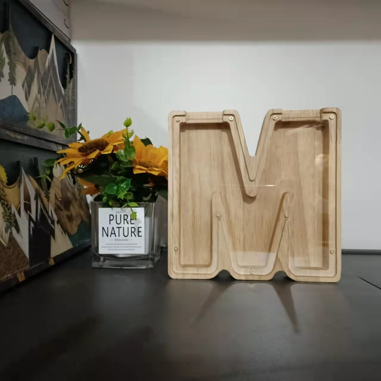 Adornos de madera para hucha con forma de letra