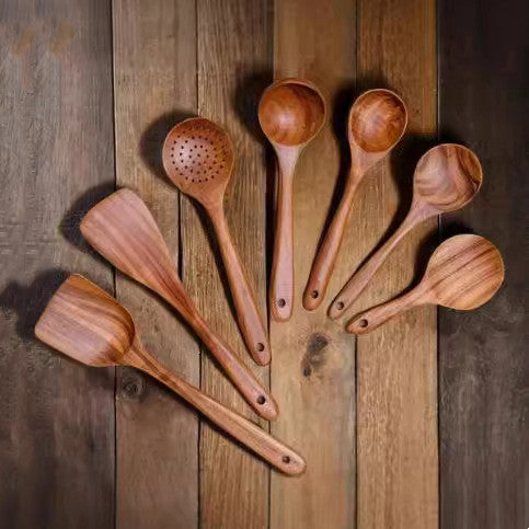 Ensemble d&#39;ustensiles de cuisine avec spatule en bois