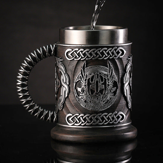 Minimalist Beer Mug: The God of War | Woody&