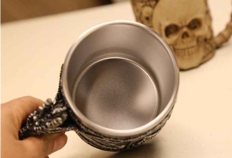 European Christmast Handle Mug – Elegant & Festive