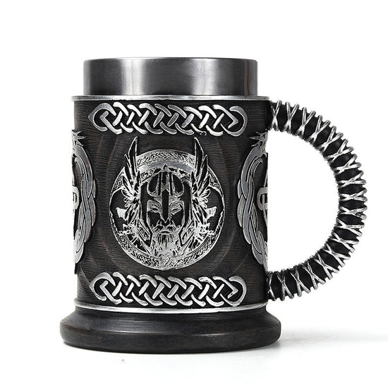 Black minimalist beer mug by Woody&